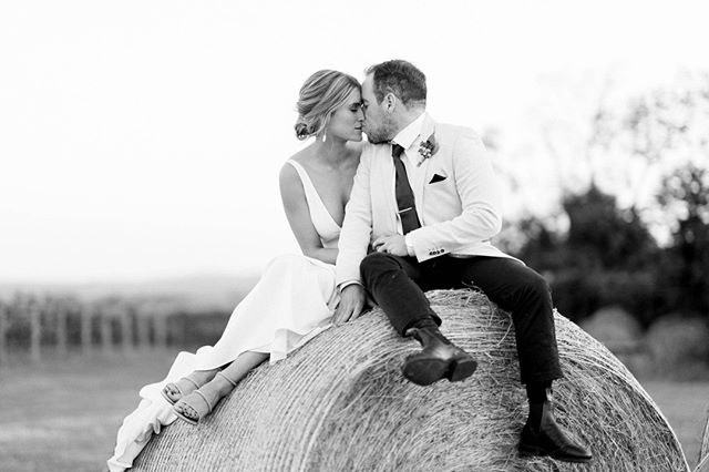 Sit on top of a hay bale.. sure, why not? ?‍♀️?⁠
⁠
Second shot for @oh.field⁠
Venue @acaciaridgewinery⁠
⁠
⁠
----------------------------------------------------⁠
.⁠
.⁠
.⁠
.⁠
.⁠
.⁠
.⁠
#hswcouples #melbournewedding #melbourneweddings #melbournebride #melbourneweddingphotographer #polkadotbride #hellomay #ivorytribe  #lovemywhitemag #weddingphotographer #melbournephotographer #realweddings #weddinginspo #stylemepretty #heyheyhellomay #stylemeprettyweddings #heywildweddings #yarravalleyweddings #yarravalleywedding #yarravalleyweddingphotographer #morningtonpeninsulaweddingphotographer #editorialweddings #candidweddingphotography #belovedstories #justalittleloveinspo #howyouglow #firstsandlasts #loveandwildhearts #radcouples #shootthepeople