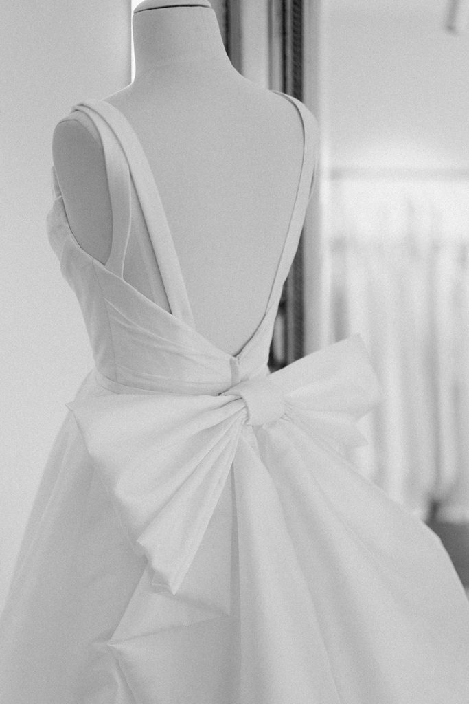 bow details on wedding dress